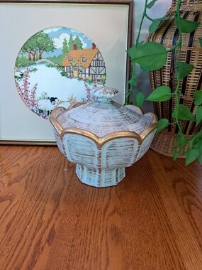 White and 22k Gold Decorative Lidded Bowl/ Candy Dish(See Photos, And Descript)